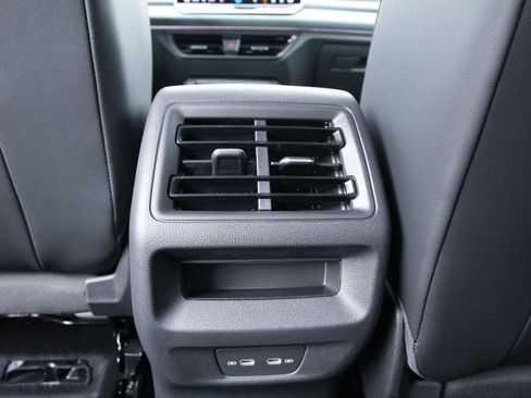New 2026 Volkswagen Tiguan SE R-Line FWD image 25