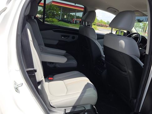 Used 2024 Honda Pilot EX-L image 13