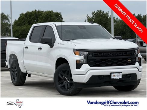 New 2026 Chevrolet Silverado 1500 Custom RWD image 2