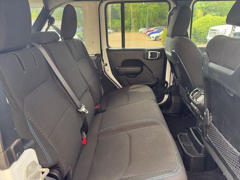 Used 2024 Jeep Wrangler Unlimited Rubicon 4xe AWD/4WD image 4