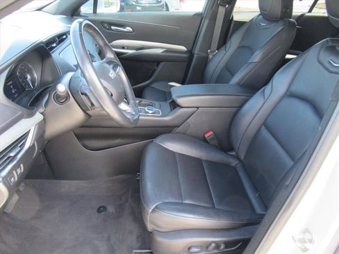 Used 2020 Cadillac XT4 Premium Luxury FWD image 16