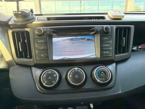 Used 2017 Toyota RAV4 LE FWD image 12
