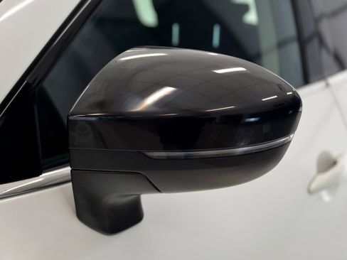 Used 2022 Nissan Pathfinder SV image 12