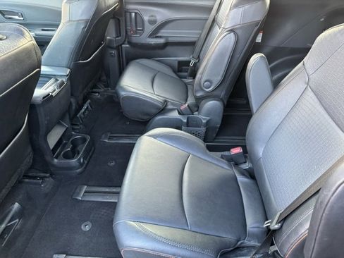 Certified 2024 Toyota Sienna XSE image 9