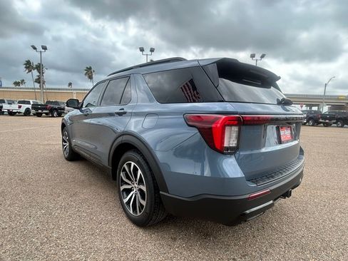 Used 2025 Ford Explorer ST-Line RWD image 4