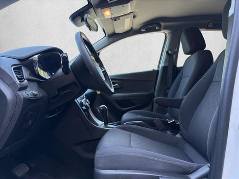 Used 2020 Chevrolet Trax LT AWD/4WD image 10