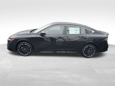 New 2026 Nissan Sentra SR w/ SR Premium Package image 2