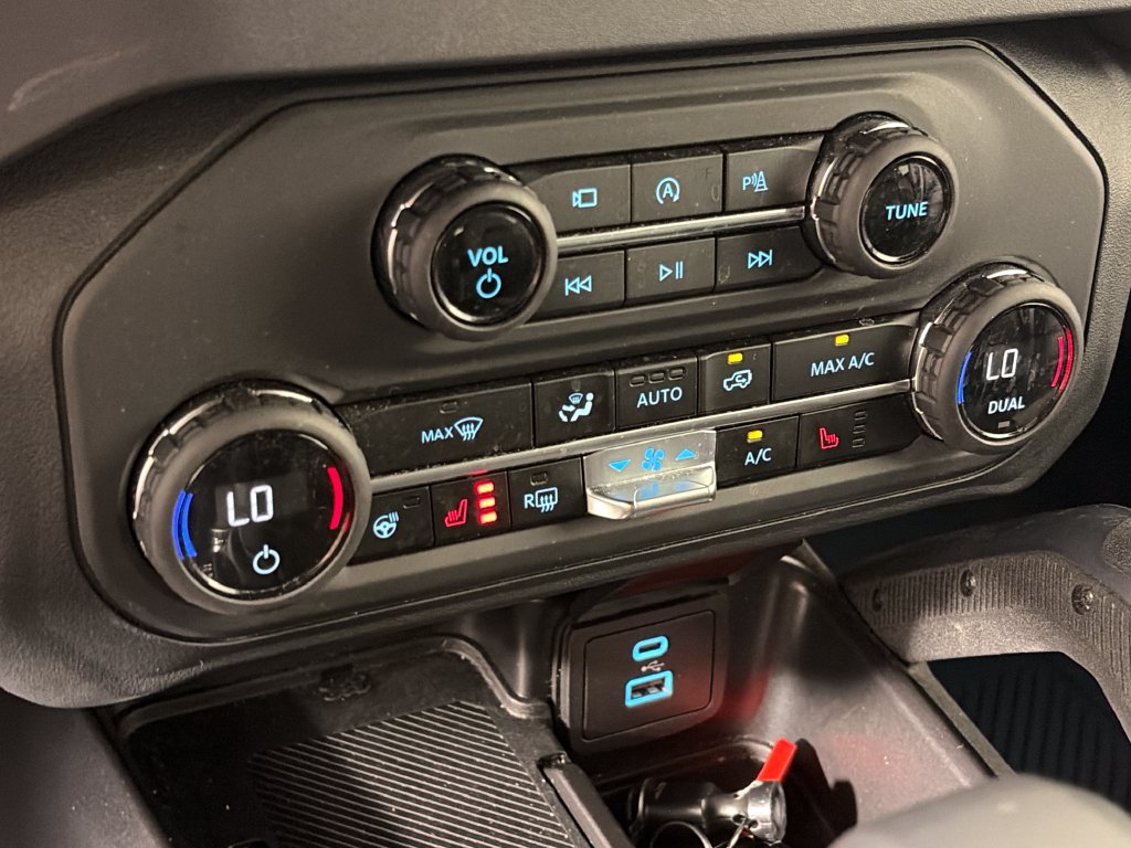 Certified 2025 Ford Bronco Outer Banks w/ Sasquatch Package AWD/4WD image 21