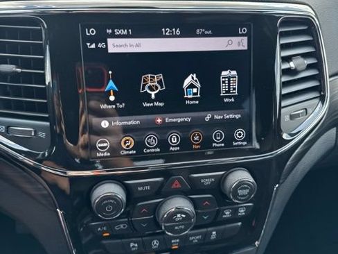 Used 2022 Jeep Grand Cherokee Laredo X AWD/4WD image 20