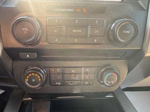 Used 2018 Ford F150 XLT w/ Equipment Group 302A Luxury AWD/4WD image 29