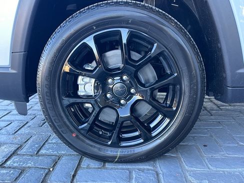 New 2026 Jeep Compass Latitude image 31