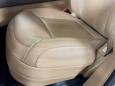 Used 2025 Land Rover Range Rover Long Wheelbase SE AWD/4WD image 22