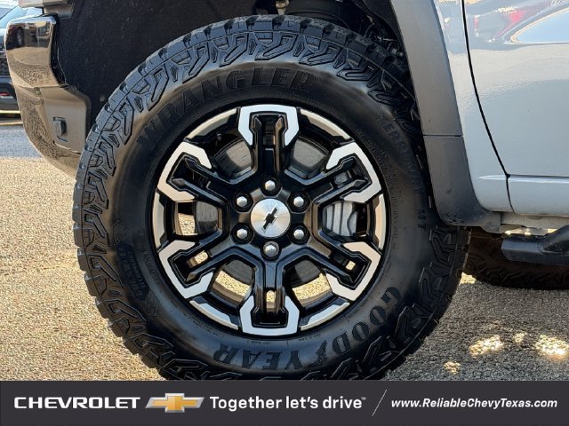 Used 2025 Chevrolet Silverado 1500 ZR2 w/ Technology Package AWD/4WD image 10