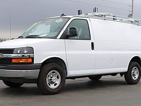 Used 2024 Chevrolet Express 2500 w/ Driver Convenience Package image 2