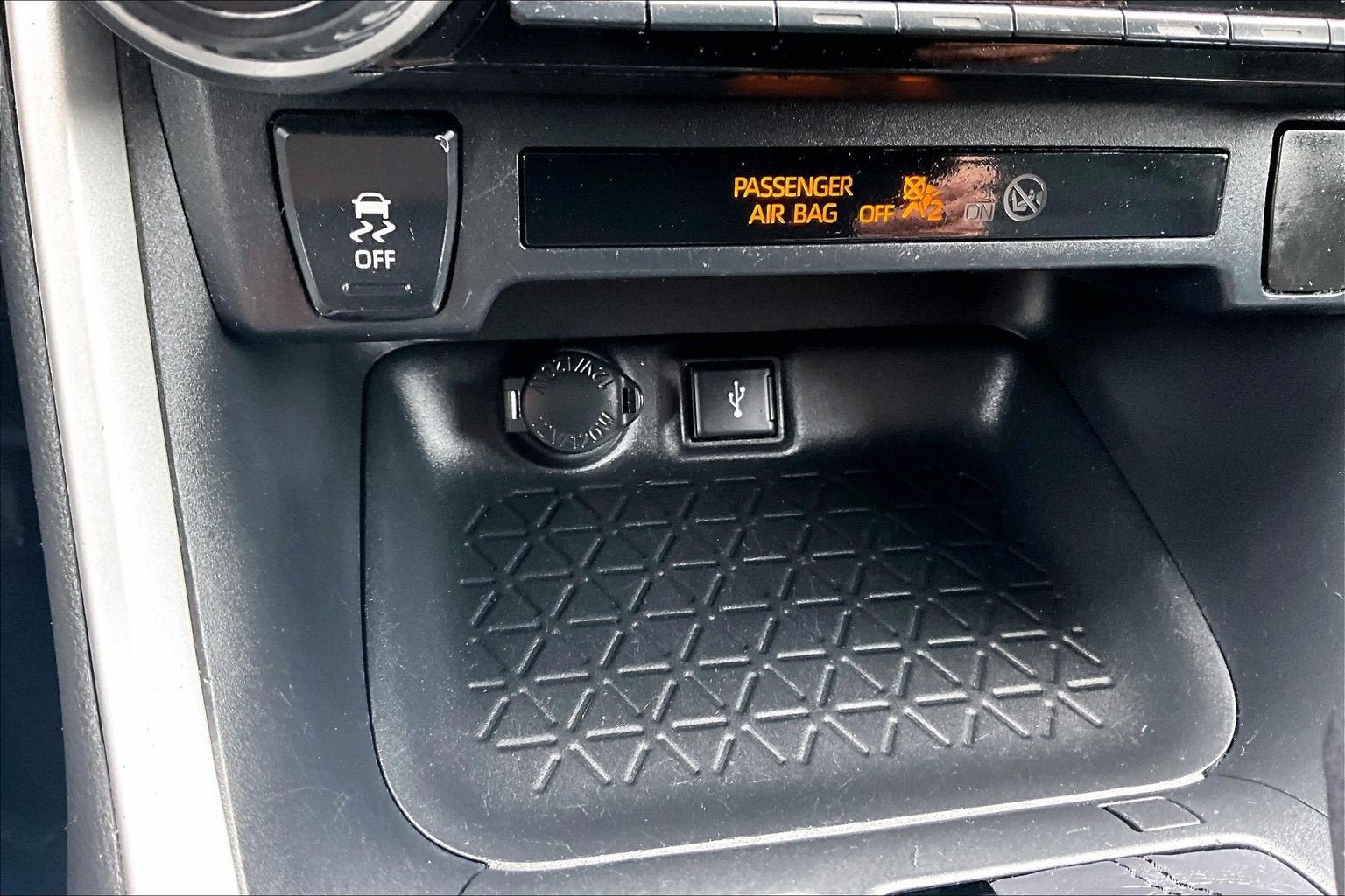 Used 2020 Toyota RAV4 LE w/ Carpet Mat Package FWD image 30