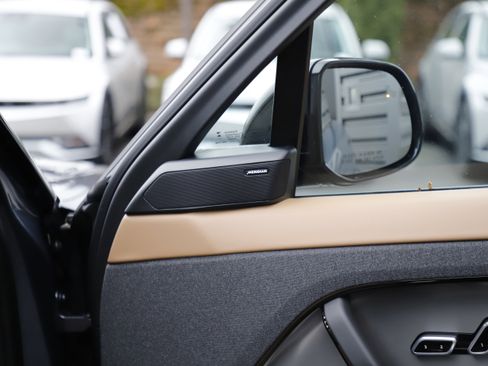 New 2025 Land Rover Range Rover Sport SE image 10