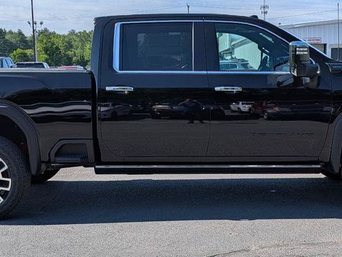New 2026 GMC Sierra 2500 Denali Ultimate w/ LPO, Black Badging Package AWD/4WD image 5
