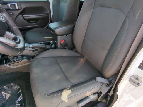 Used 2023 Jeep Wrangler Sport S image 16