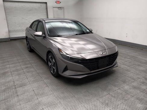 Used 2023 Hyundai Elantra SEL w/ Convenience Package FWD image 13