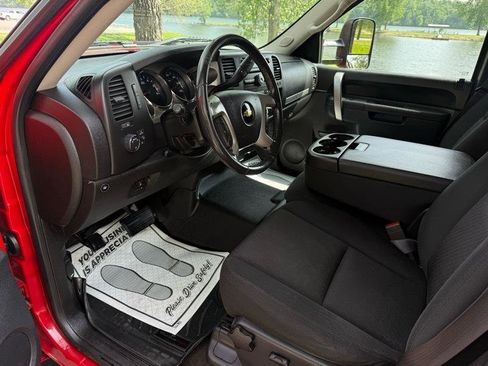 Used 2013 Chevrolet Silverado 2500 LT w/ Interior Plus Package AWD/4WD image 17