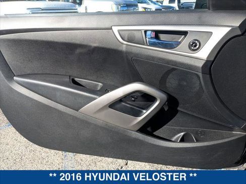 Used 2016 Hyundai Veloster image 10