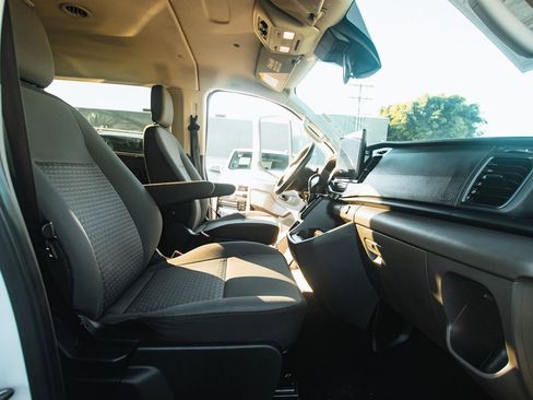 Used 2023 Ford Transit 350 XLT image 12