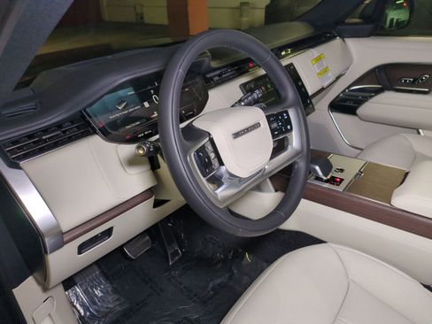 New 2026 Land Rover Range Rover SE AWD/4WD image 16