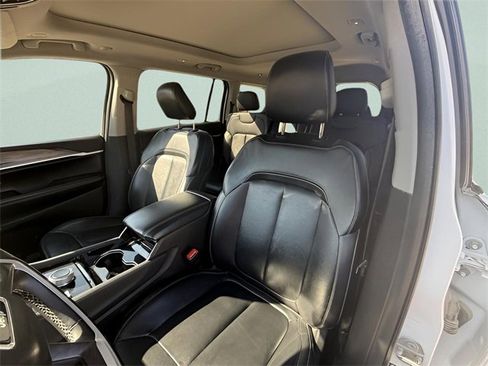 Used 2022 Jeep Grand Cherokee L Limited image 21