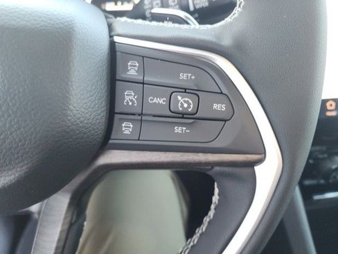 New 2025 Jeep Grand Cherokee Limited image 14