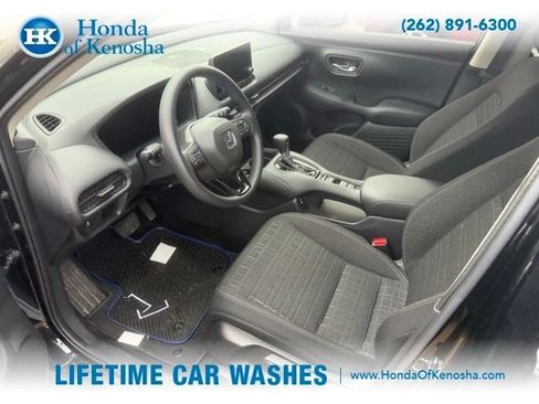 Used 2025 Honda HR-V LX image 5