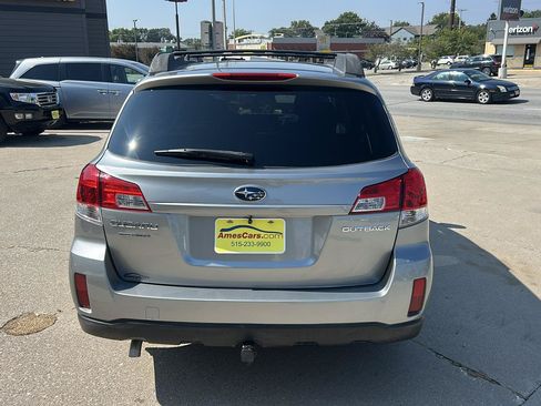 Used 2010 Subaru Outback 2.5i Premium AWD/4WD image 4