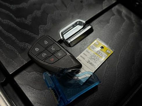 Used 2022 GMC Yukon XL Denali w/ Denali Premium Package image 41