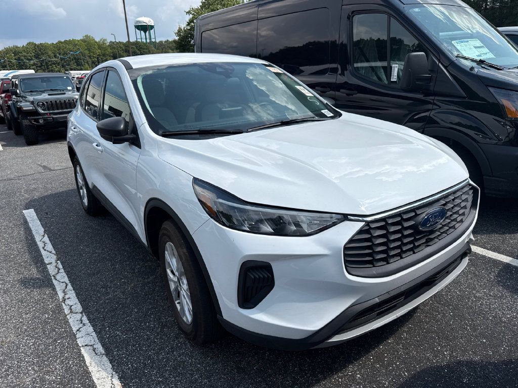 Used 2025 Ford Escape Active w/ Cold Weather Package AWD/4WD image 18