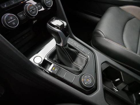 Used 2023 Volkswagen Taos SEL image 24