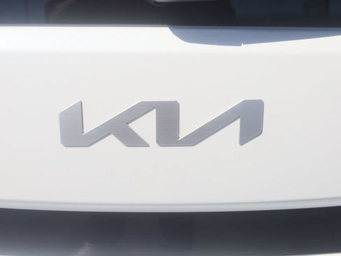 Used 2023 Kia Soul LX w/ LX Technology Package FWD image 28