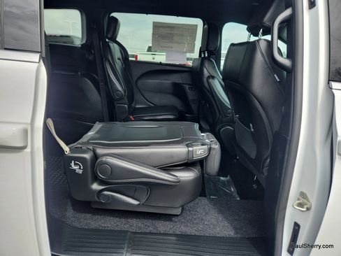 New 2026 Chrysler Voyager LX FWD image 53