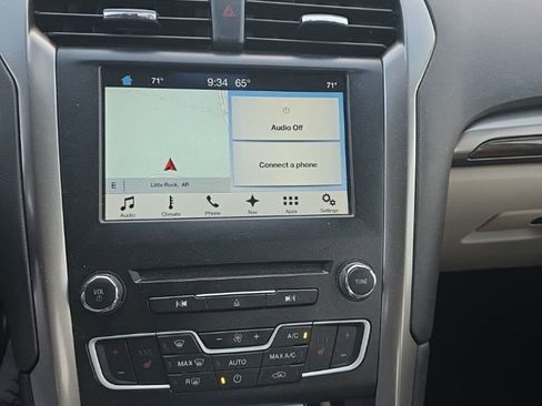 Used 2017 Ford Fusion Energi SE image 20