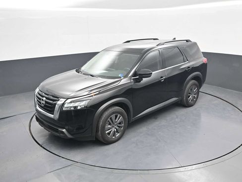 Used 2025 Nissan Pathfinder SV AWD/4WD image 29
