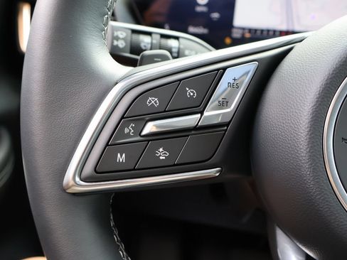 Used 2025 Buick Envision Avenir AWD/4WD image 26
