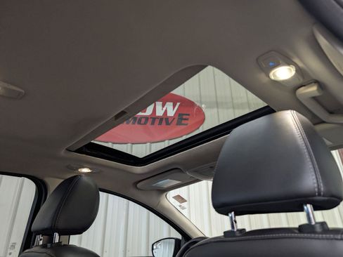 Used 2014 Ford Focus SE w/ Equipment Group 201A FWD image 33