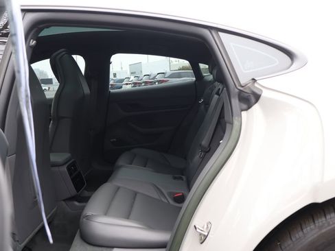 Used 2022 Porsche Taycan image 44