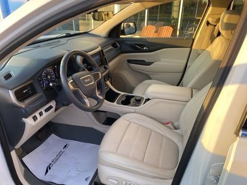 Used 2022 GMC Acadia Denali w/ Denali Ultimate Package AWD/4WD image 7