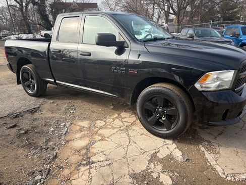 Used 2015 RAM 1500 Express w/ Black Ram 1500 Express Group image 4
