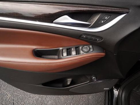 Used 2021 Buick Enclave Avenir w/ Avenir Technology Package image 12