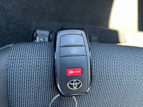 Used 2025 Toyota Prius LE FWD image 21
