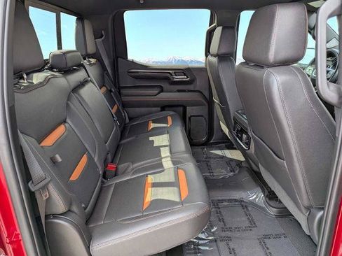 Used 2023 GMC Sierra 1500 AT4 w/ AT4 Preferred Package AWD/4WD image 18