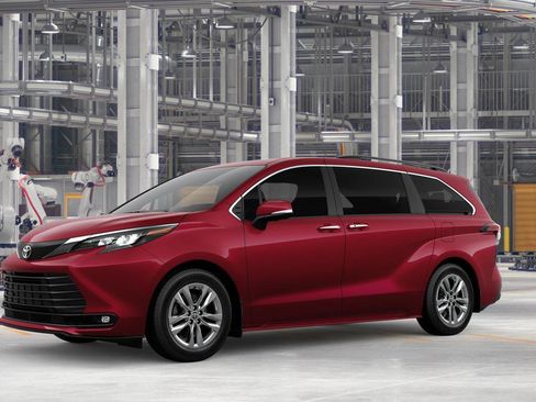 New 2026 Toyota Sienna XLE image 2