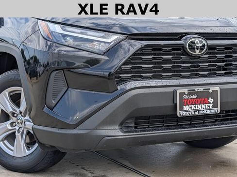 Used 2025 Toyota RAV4 XLE FWD image 3