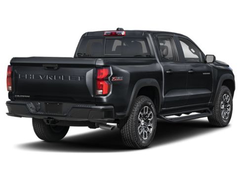 Used 2025 Chevrolet Colorado Z71 w/ Technology Package AWD/4WD image 2