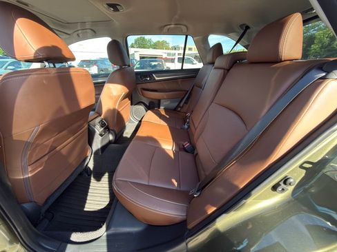 Used 2017 Subaru Outback 2.5i Touring w/ Popular Package #5A AWD/4WD image 7
